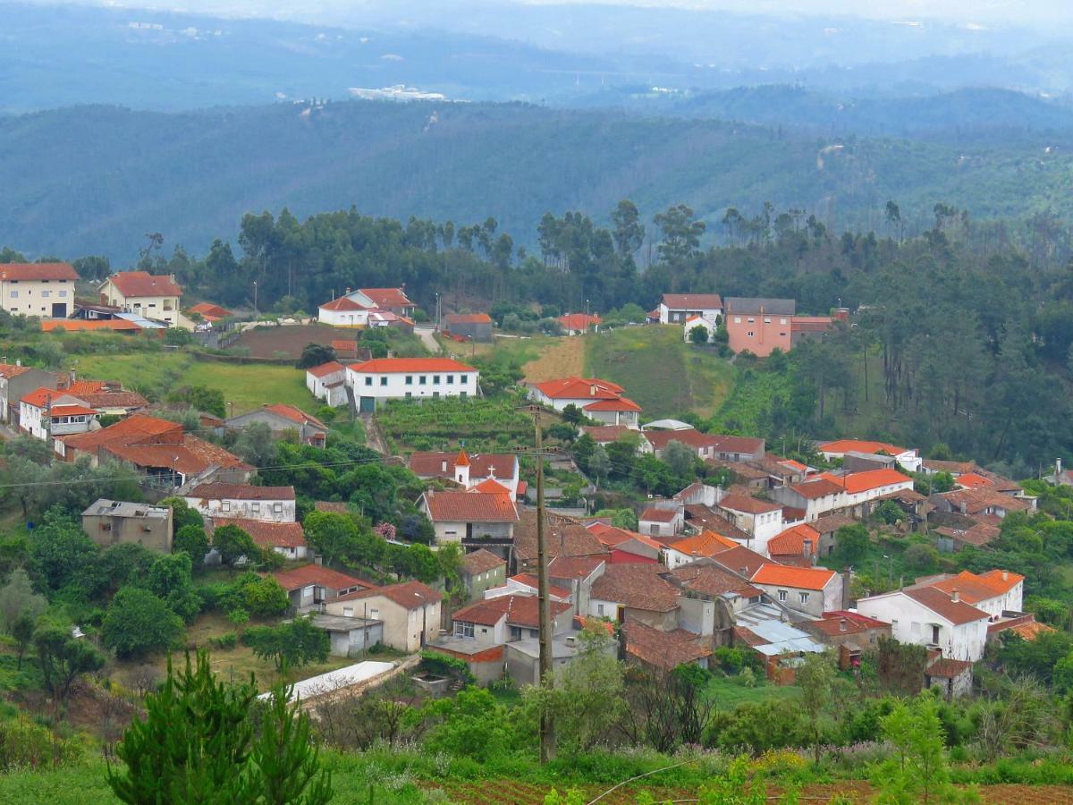 فيلا Casa Eira Do Povo Vale de Colmeias المظهر الخارجي الصورة