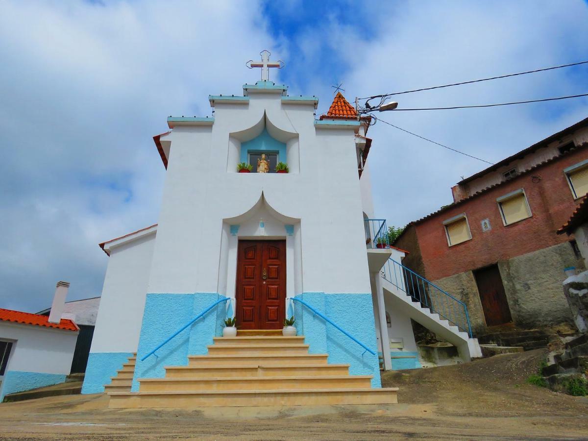 فيلا Casa Eira Do Povo Vale de Colmeias المظهر الخارجي الصورة